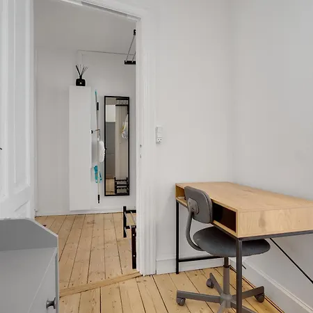 Perfectly Located Cozy Apartment-2